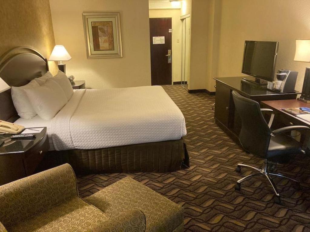 Radisson Hotel Austin - University Екстер'єр фото