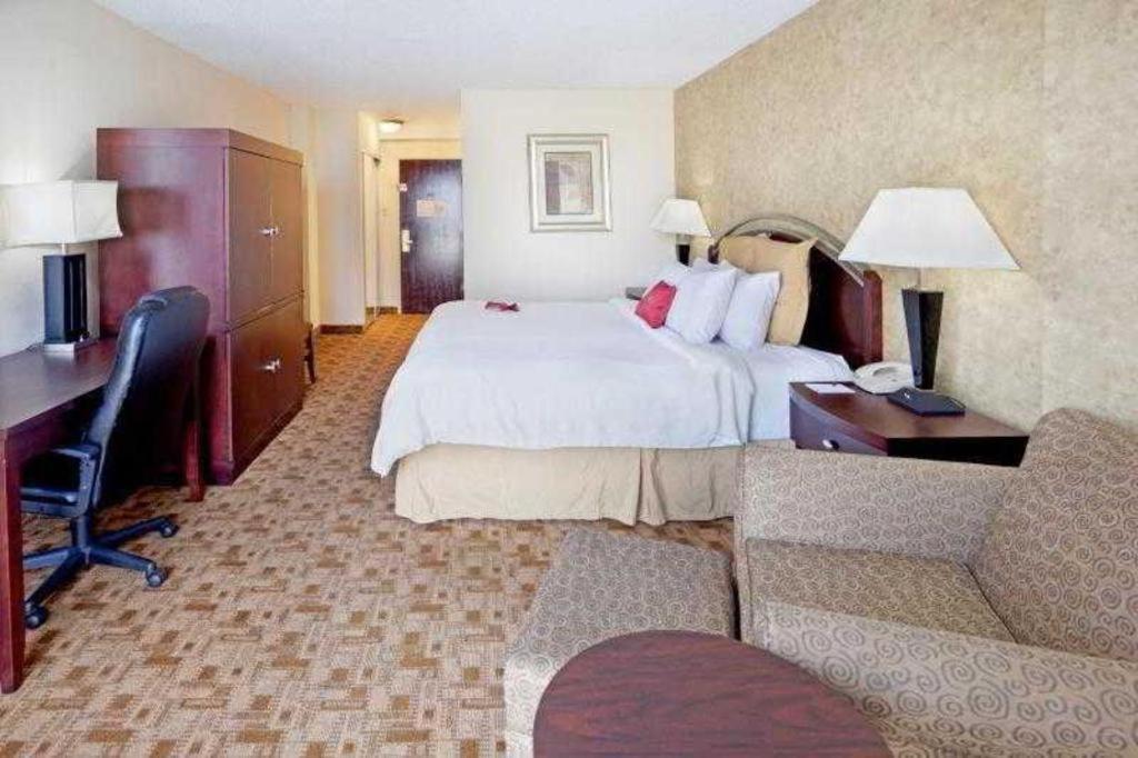 Radisson Hotel Austin - University Екстер'єр фото