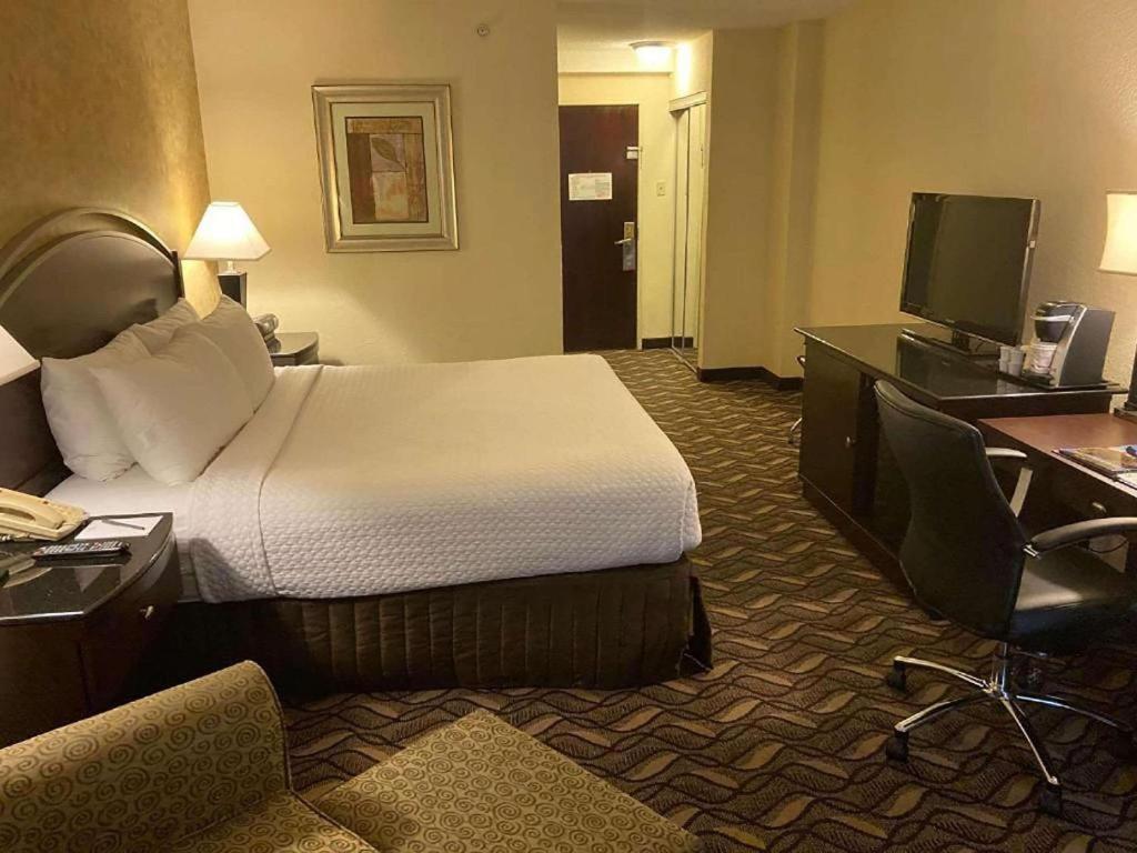 Radisson Hotel Austin - University Екстер'єр фото