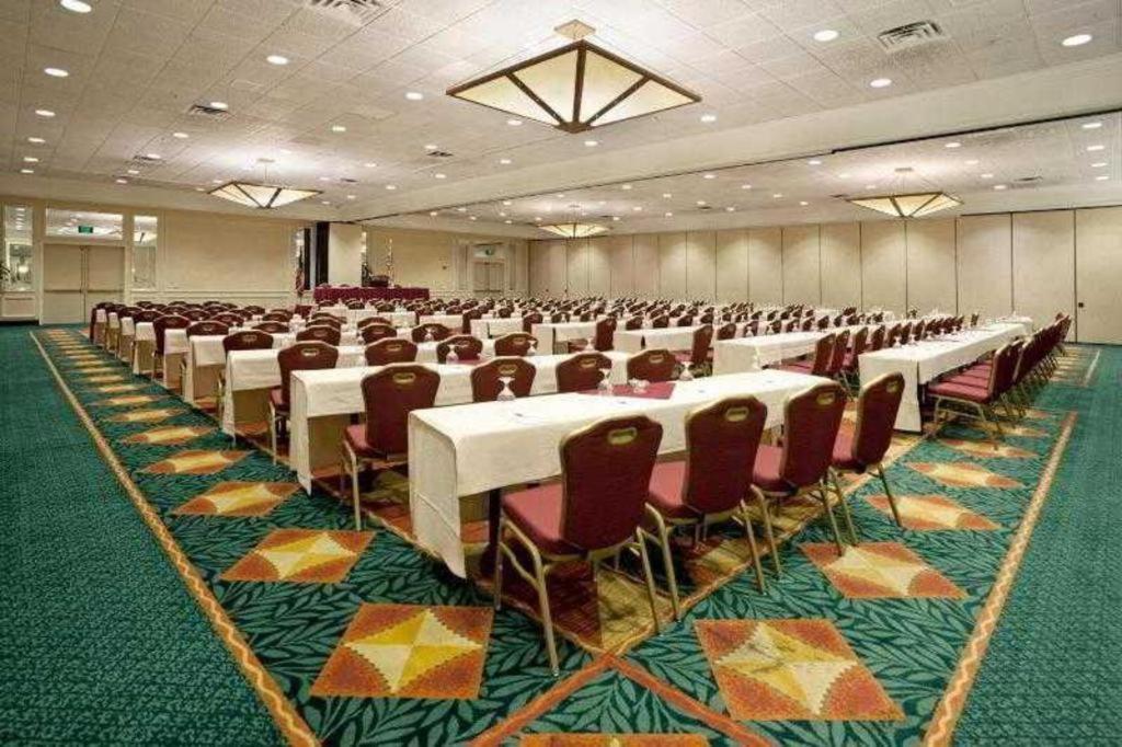 Radisson Hotel Austin - University Екстер'єр фото