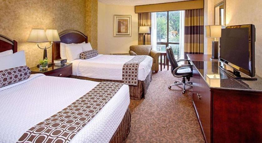 Radisson Hotel Austin - University Екстер'єр фото